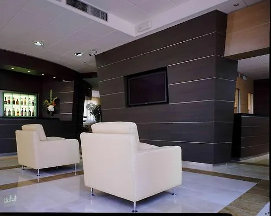 Savhotel Aemilia فندق 4*