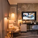 Savhotel Aemilia Hotel 4*