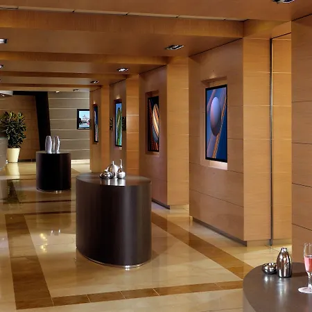 Hotel Savhotel Aemilia 4*