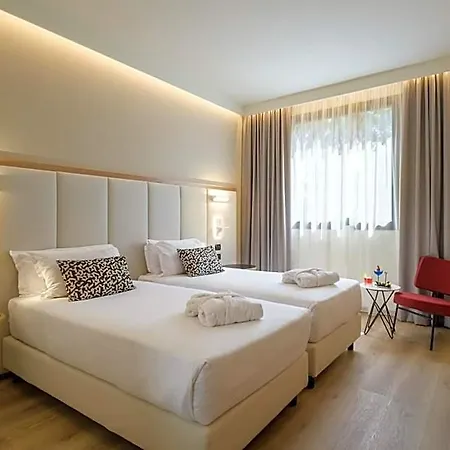 Savhotel Aemilia 4*