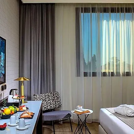 Savhotel Aemilia 4* בולוניה
