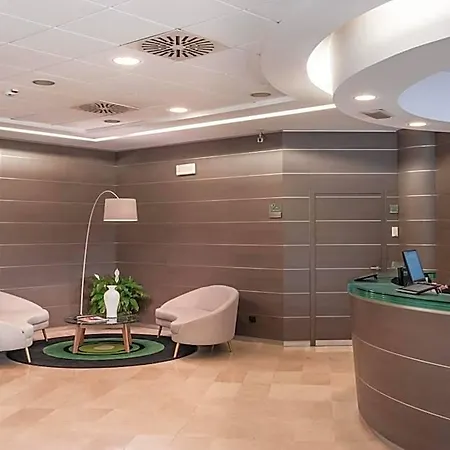 Savhotel Aemilia Hotel 4*