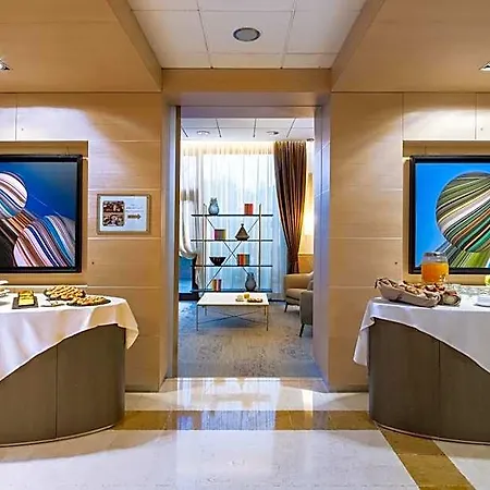 Hotel Savhotel Aemilia 4*