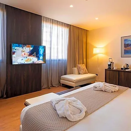 Savhotel Aemilia 4*