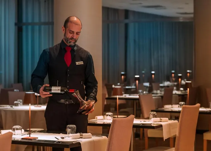 Savhotel Aemilia מלון