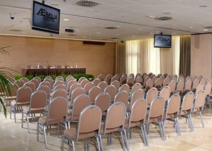 Ξενοδοχείο Savhotel Aemilia 4*