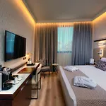 Hotel Savhotel Aemilia 4*