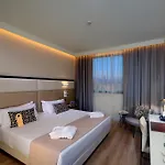 Hotel Savhotel Aemilia 4*