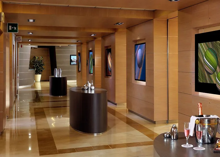 Hotel Savhotel Aemilia 4*