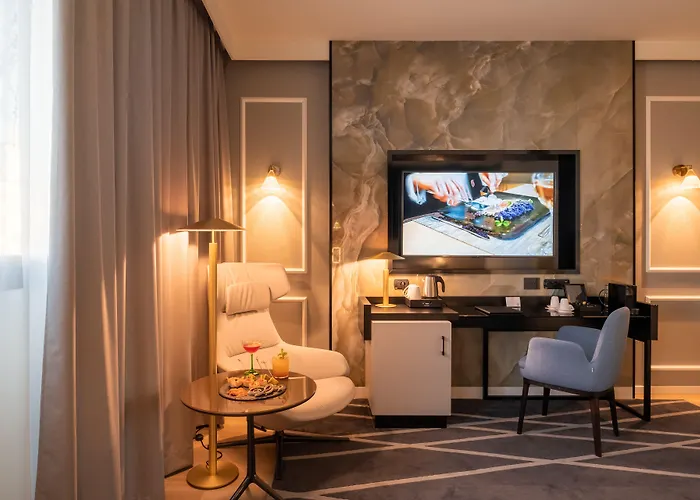 Savhotel Aemilia Hotel 4*